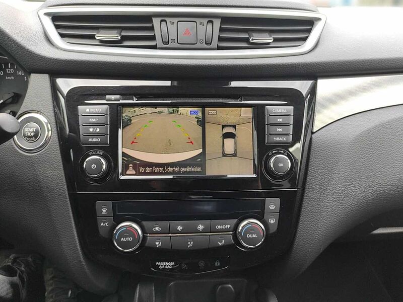 Nissan Qashqai N-Connecta 1,3L Navigation, Rückfahrkamera, AUX