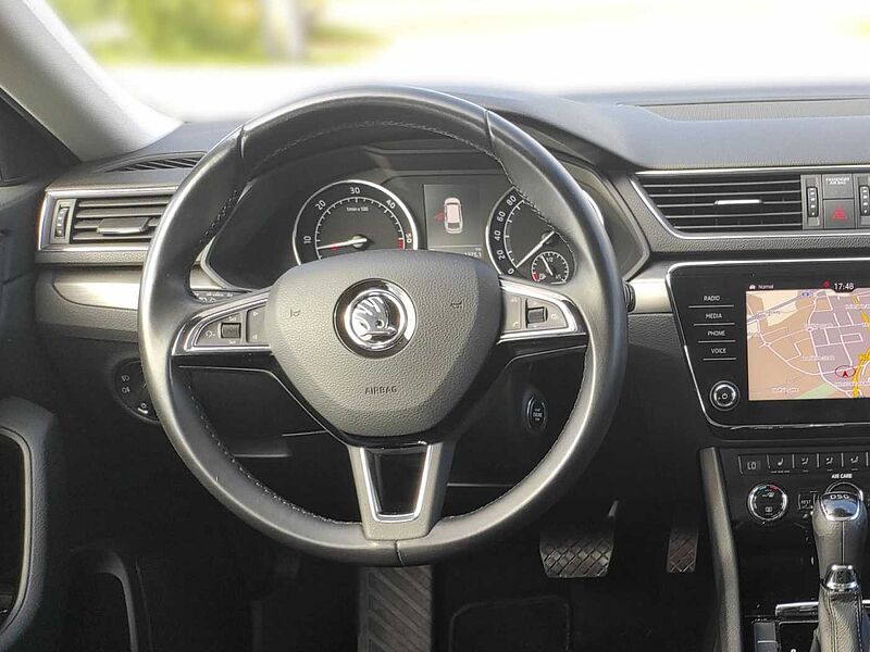 SKODA Superb Combi Style Navigation, Sitzheizung, Panoramadach