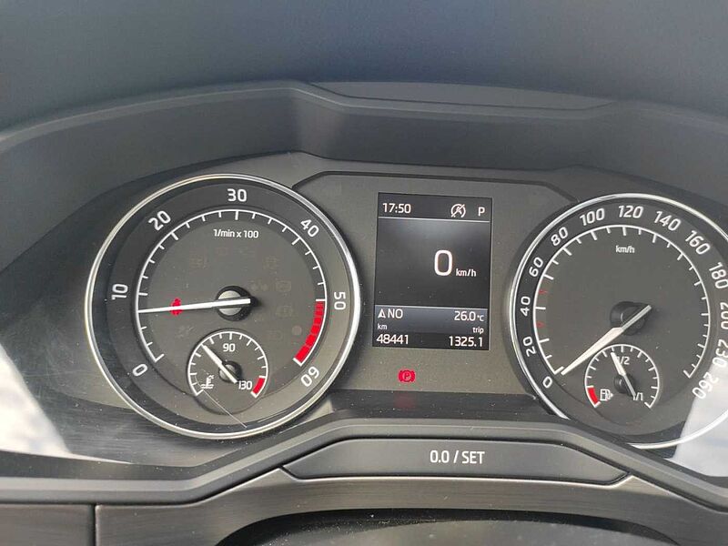 SKODA Superb Combi Style Navigation, Sitzheizung, Panoramadach