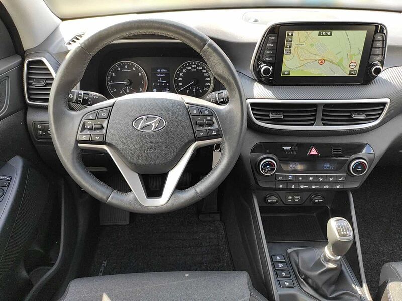 Hyundai Tucson Advantage 2WD 1.6L Navigation, Sitzheizung, Lenkradheizung