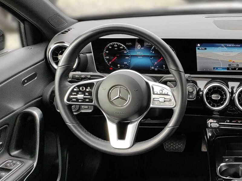 Mercedes-Benz A 180 Progressive Navigation, Sitzheizung, Night-Paket, Kamera