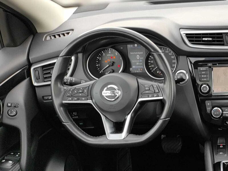 Nissan Qashqai N-Connecta Navigation, Sitzheizung, 360°Kamera, Panoramadach, Tempomat