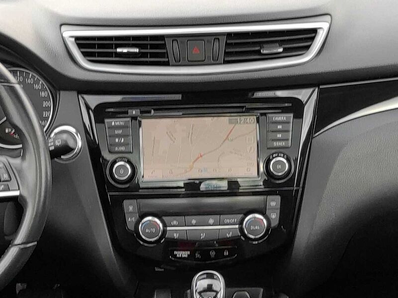 Nissan Qashqai N-Connecta Navigation, Sitzheizung, 360°Kamera, Panoramadach, Tempomat