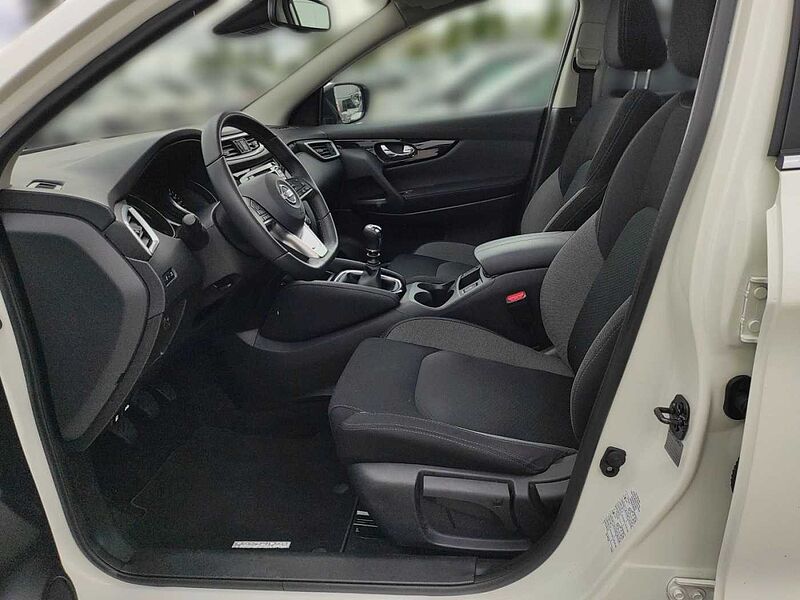 Nissan Qashqai Zama 1.3l, Navi, Einparkkamera, Sitzheizung, Panoramaglasdach