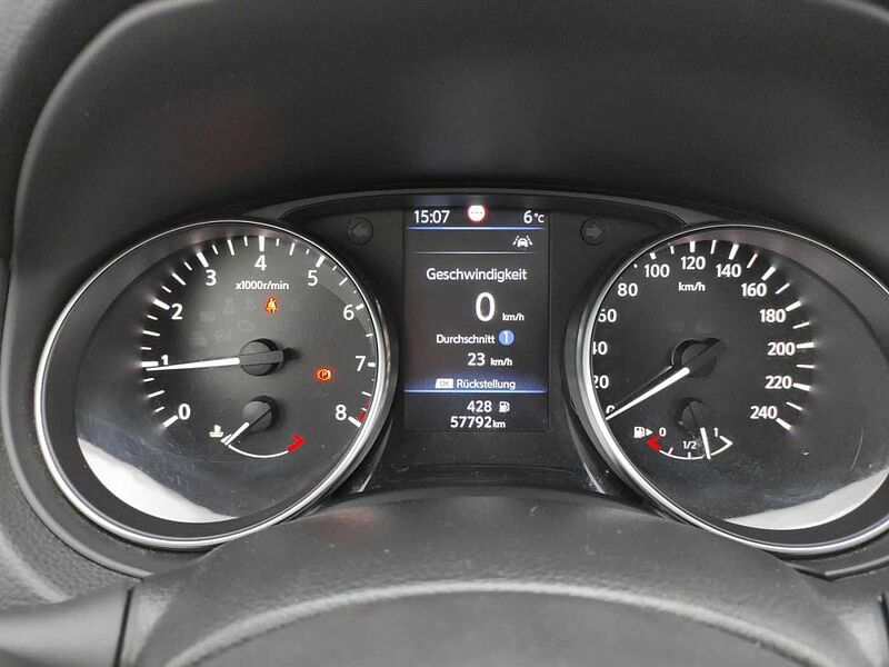 Nissan Qashqai 1.3L N-Connecta Navigation, Sitzheizung, 360°Kamer, Panoramadach