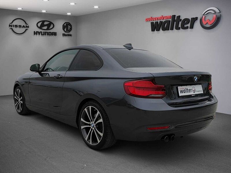 BMW 230 i Sport Line Navigation, Sitzheizung, PDC, LED, Business-Paket