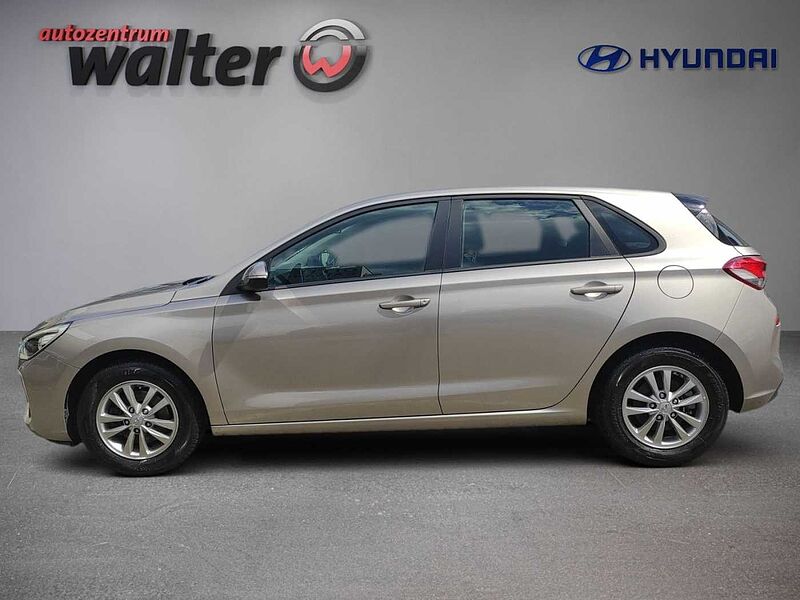 Hyundai i30 Select 1,4L Klimaanlage, USB/AUX