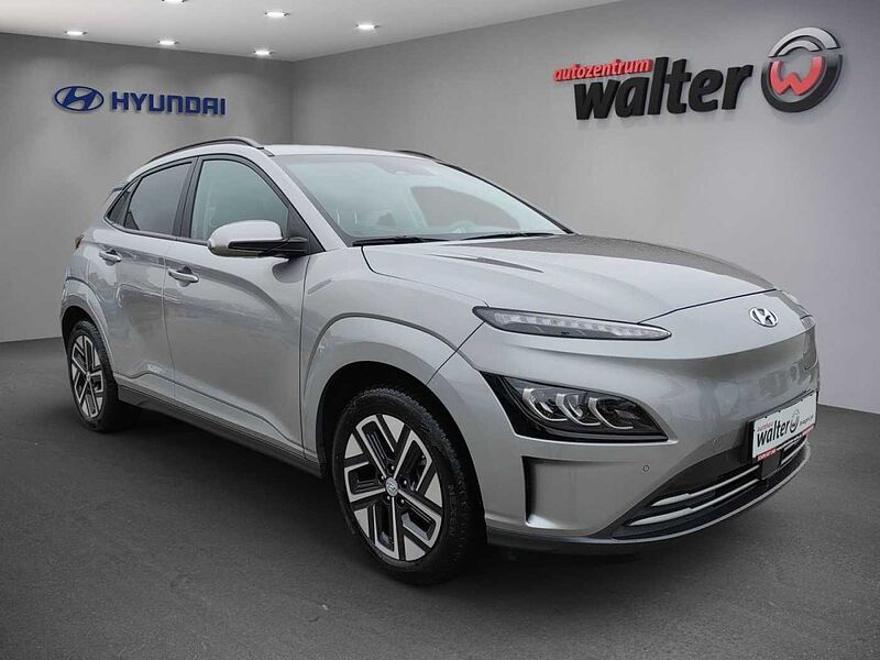 Hyundai Kona 39,2kWh/ Elektro/ TREND/ Navi/ Einparkhilfe