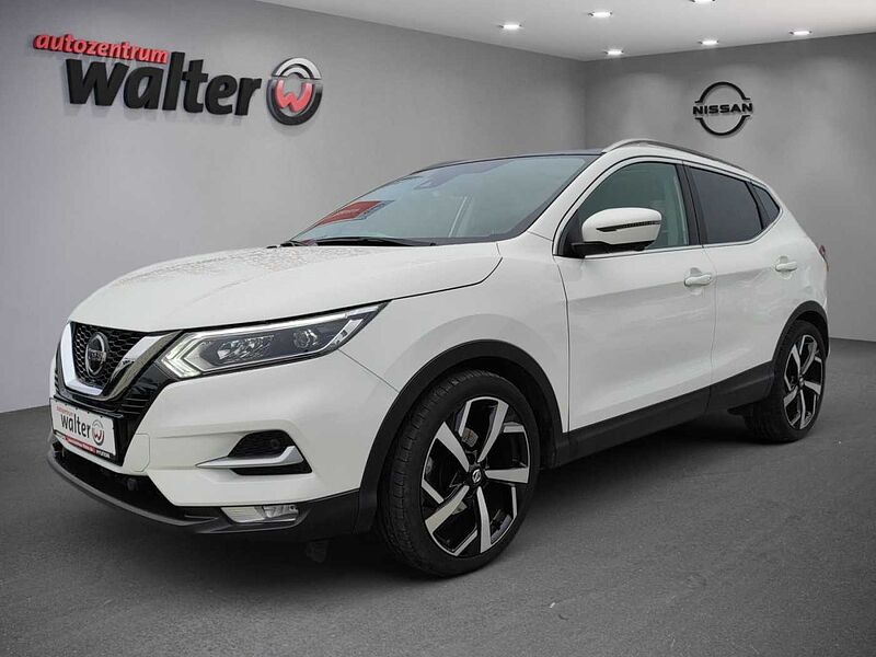 Nissan Qashqai 1.3 DIG-T Akari Navigation, Sitzheizung, Kamera, Panoramadach