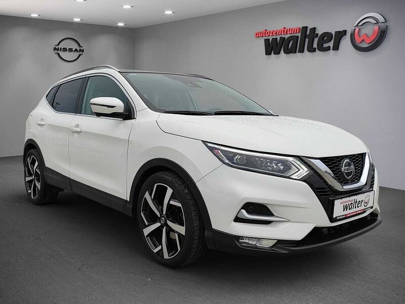 Nissan Qashqai 1.3 DIG-T Akari Navigation, Sitzheizung, Kamera, Panoramadach