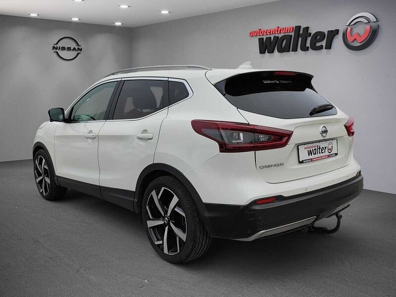 Nissan Qashqai 1.3 DIG-T Akari Navigation, Sitzheizung, Kamera, Panoramadach