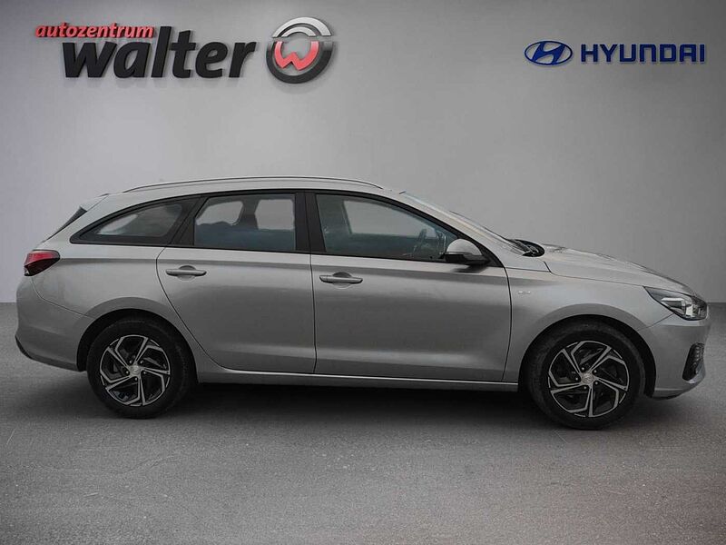 Hyundai i30 1.5l/ Trend/ Mild-Hybrid/ Einparkkamera hinten/ Navi/ beheizbares Lenkrad