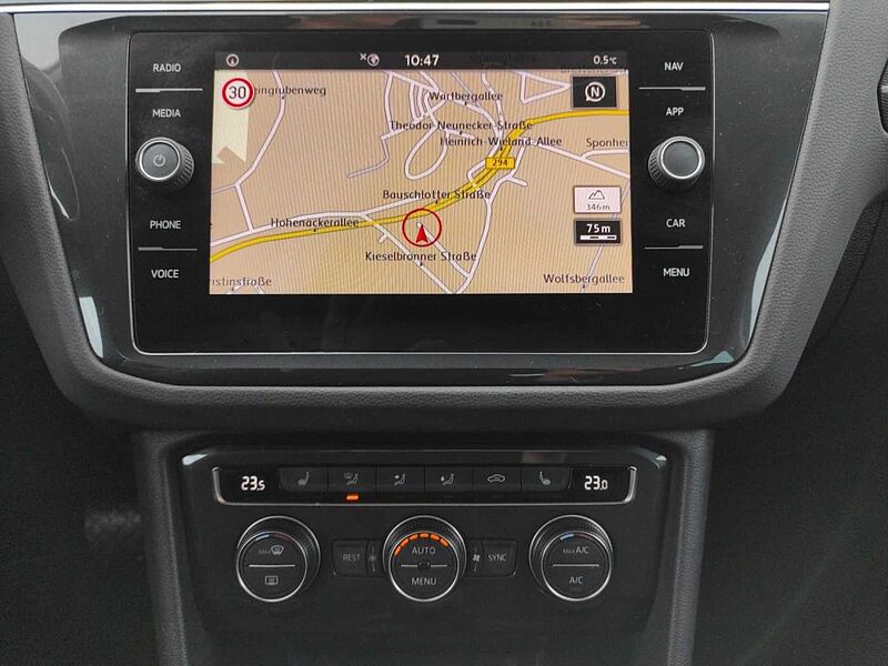 Volkswagen Tiguan Highline Navigation, Sitzheizung, LED, Kamera, AHK