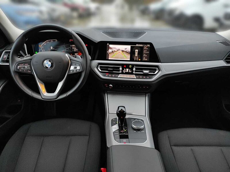 BMW 320 Mild Hybrid xDrive Advantage, ACC, Kamera, AHK, Sitzheizung, Navigation