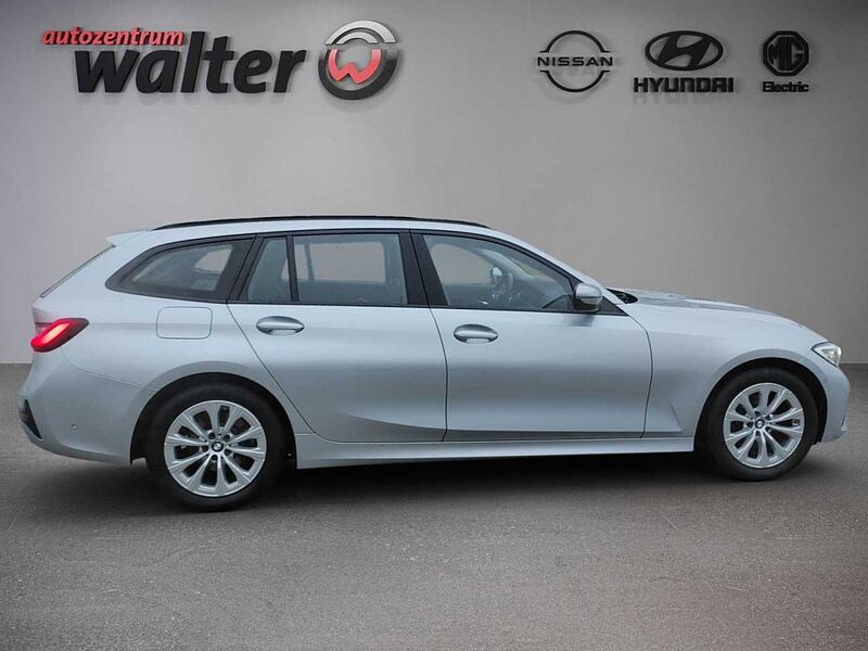 BMW 320 Mild Hybrid xDrive Advantage, ACC, Kamera, AHK, Sitzheizung, Navigation