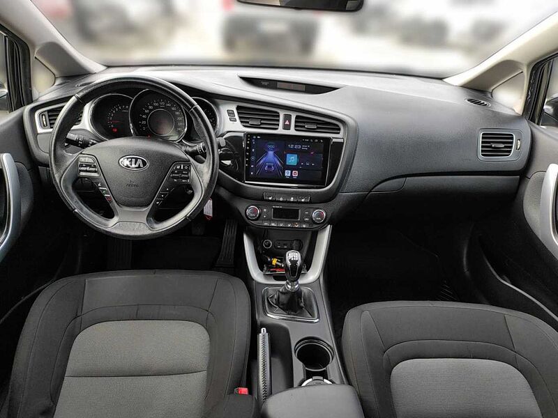 Kia cee'd 1.6 GDI FIFA World Cup Edition Sitzheizung, Klimaautomatik