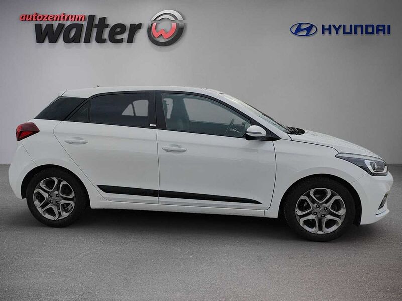 Hyundai i20 1.0 Style Navigation, Kamera, Panoramadach, Sitzheizung