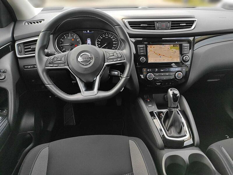 Nissan Qashqai 1.3 Rückfahrkamera, Multifunktionskamera, Sitzheizung vorne