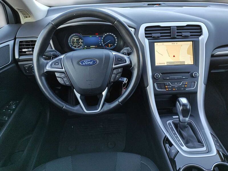 Ford Mondeo 1.5l EcoBoost, Panorama Schiebedach, Navi, Sitzheizung