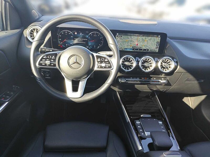 Mercedes-Benz GLA 250 Progressive, Night-Paket, High-End. Panoramadach, AHK, Kamera