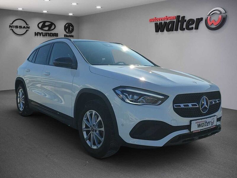 Mercedes-Benz GLA 250 Progressive, Night-Paket, High-End. Panoramadach, AHK, Kamera