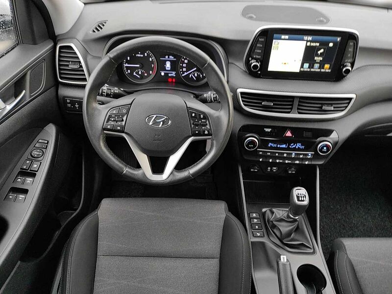 Hyundai Tucson 1.6 Advantage 2WD Navi, Sitzheizung, Tempomat